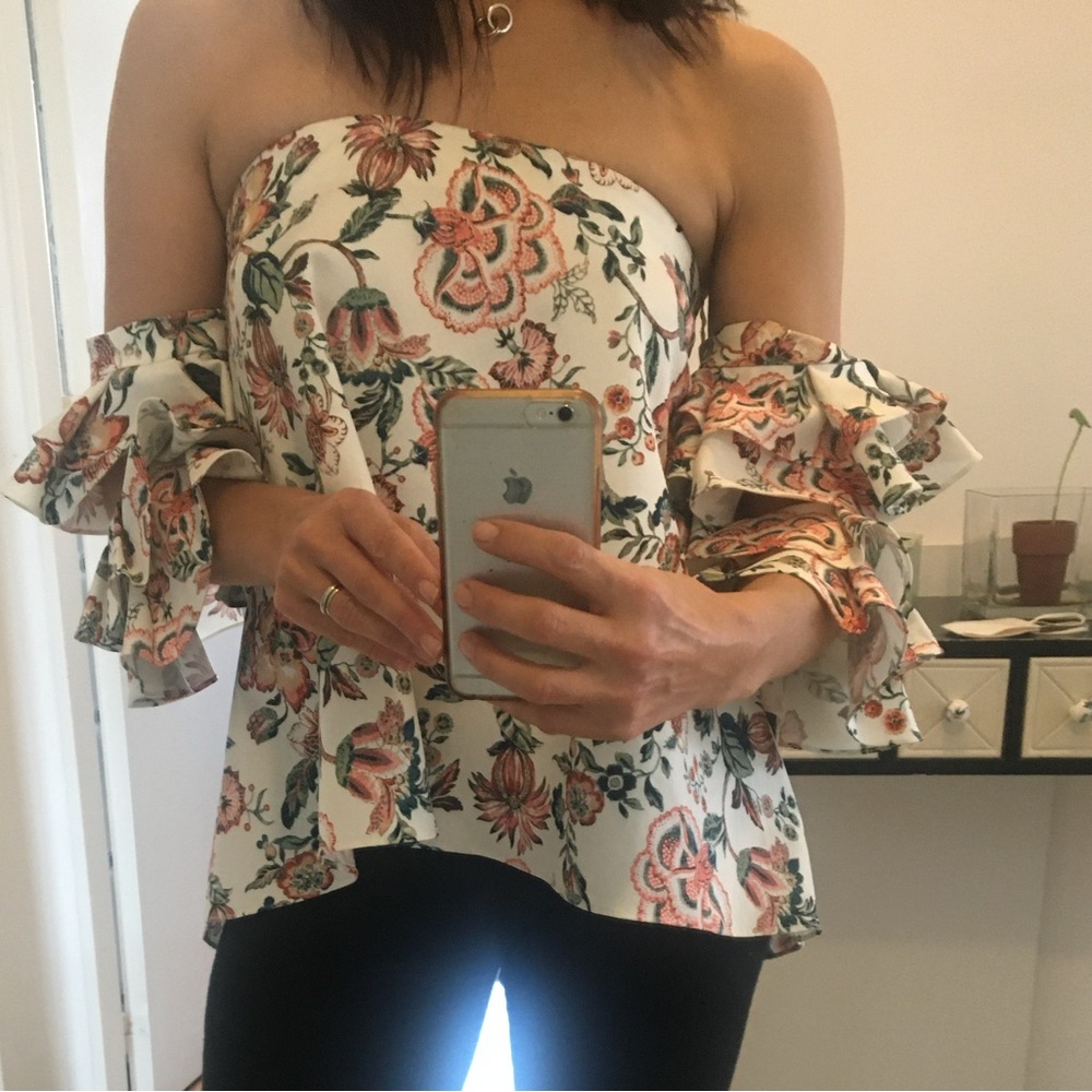 Sachin + Babi NOIR Floral Ruffle Sleeve Blouse